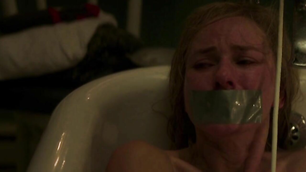 Naomi Watts nackt, erotische Szene aus Shut In (2016)