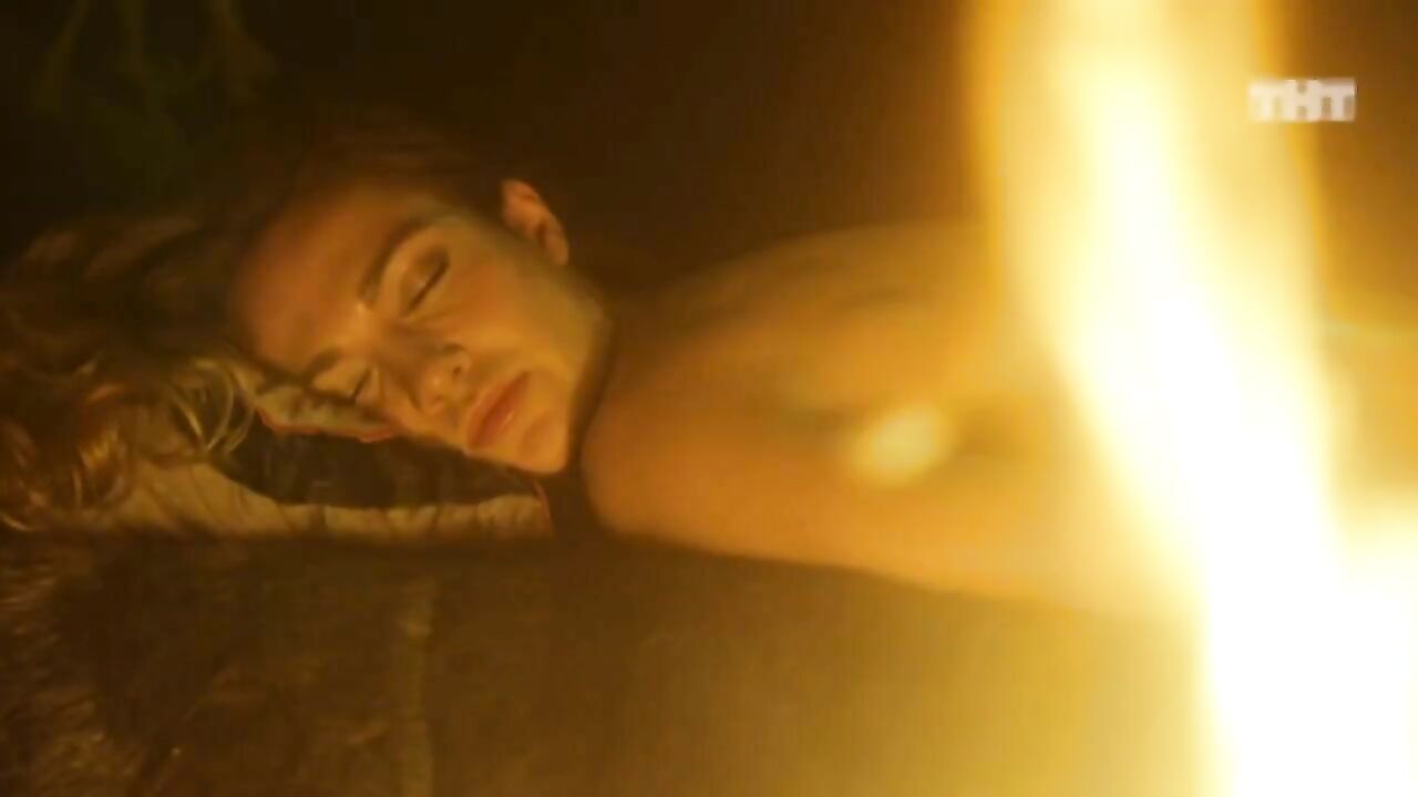 Evgeniya Brik nude, erotic scene from Adaptatsiya s01e07 (2017)