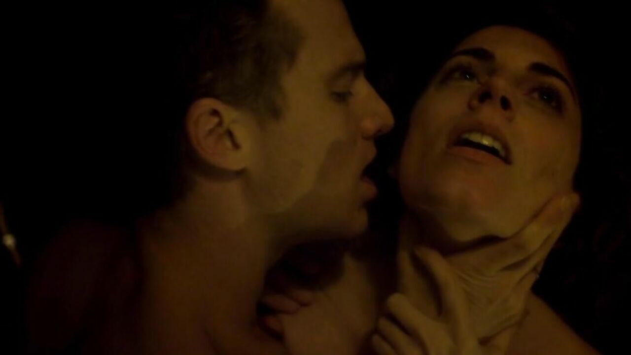 Antje Traue nude, Sex scene from Der Fall Barschel (2015)