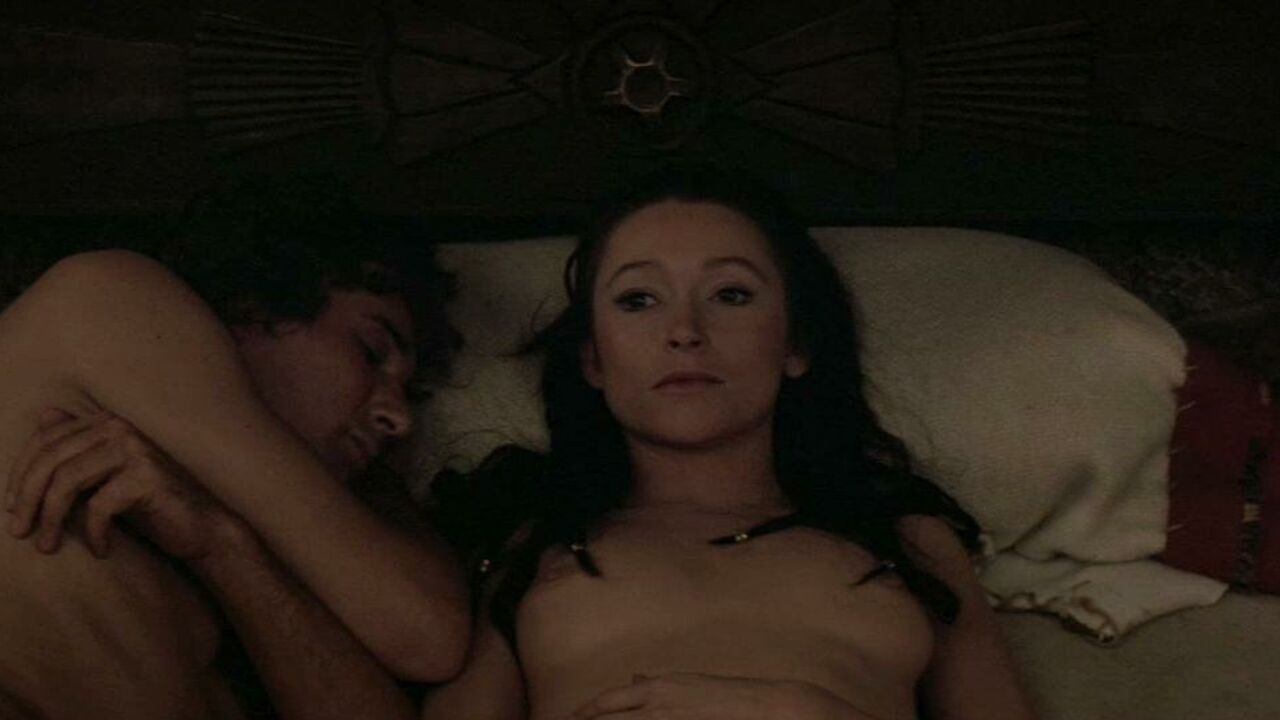 Alice Krige nude, Cherie Lunghi nude, erotic scene from King David (1985)