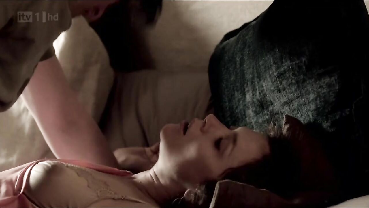 Anna Friel sexy, Sex scene from Without You s01 (2012)