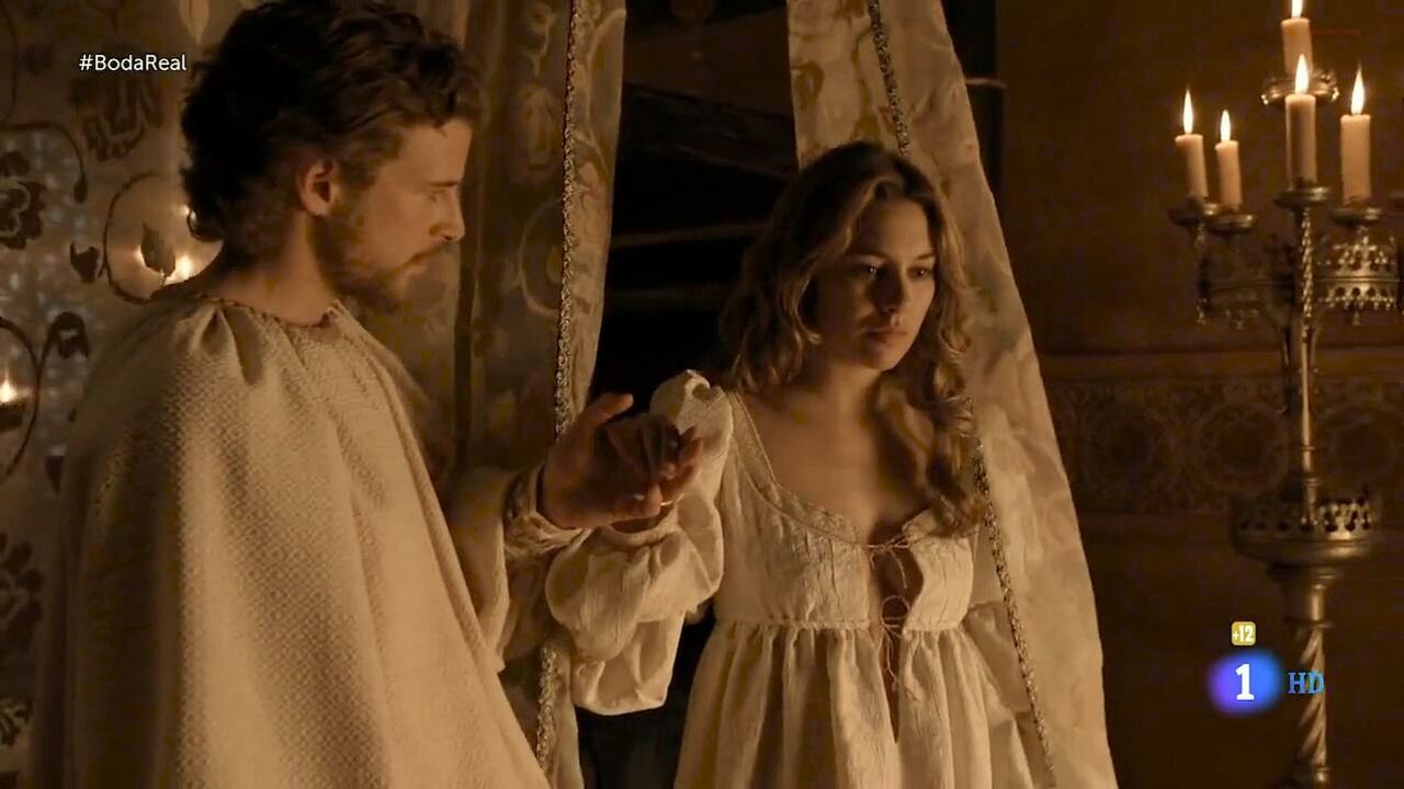 Blanca Suarez sexy, Sexszene aus Carlos Rey Emperador s01e09 (2015)