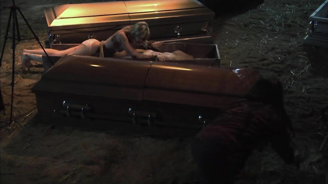 Bobbi Sue Luther nude, Seri DeYoung nude, erotic scene from Laid to Rest (2009)