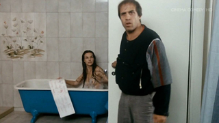 Carole Bouquet nuda, scena erotica di Bingo Bongo (1982)