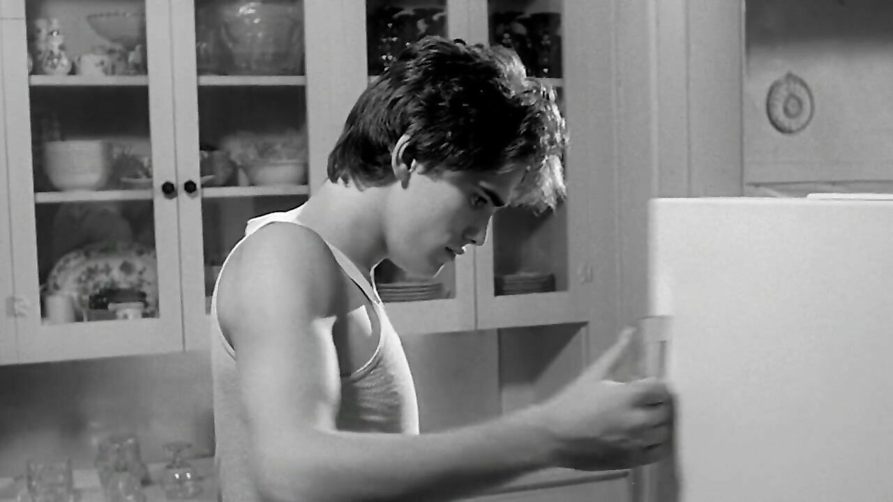 Diane Lane sexy, erotic scene from Rumble Fish (1983)