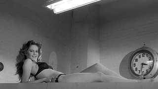 Diane Lane sexy, scena erotica di Rumble Fish (1983)