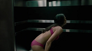 Elizabeth Banks sexy, Genesis Rodriguez sexy, scena di sesso da Man on a Ledge (2012)