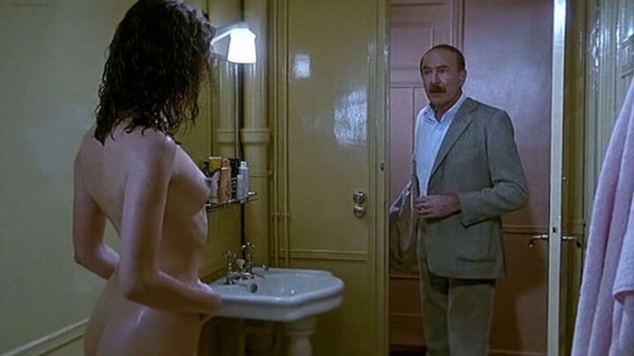 Sophie Barjac nackt, Valérie Vezzo nackt, erotische Szene aus L' amour en douce (1985)