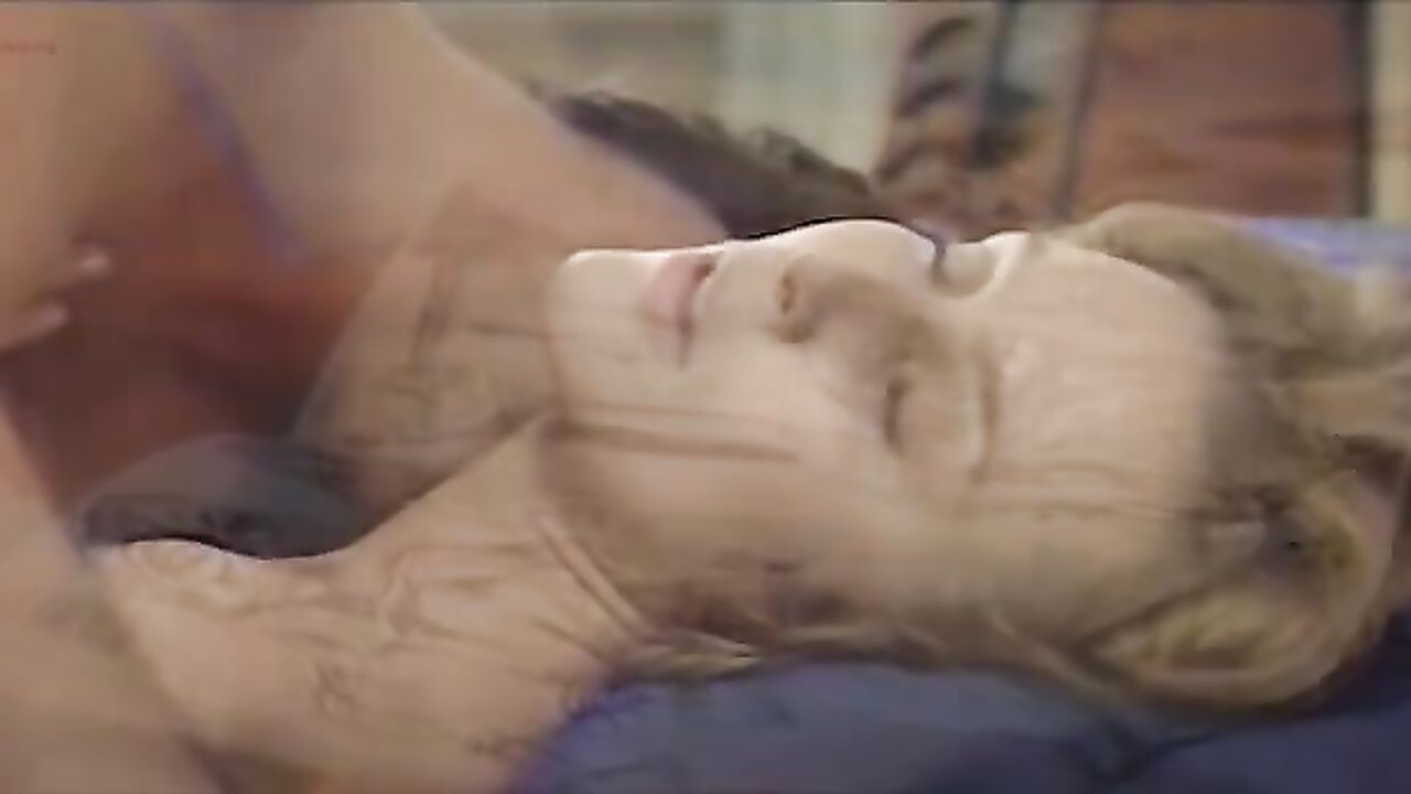 Florence Thomassin nude, Sex scene from Les victimes (1996)