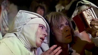 Gemma Jones nue, Georgina Hale nue, scène érotique de The Devils (1971)