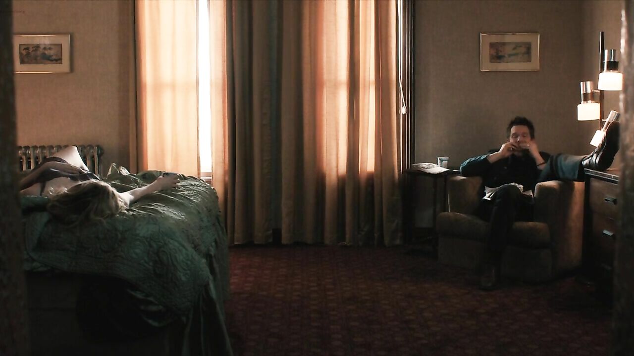 Greta Gerwig nude - Maggie’s Plan (2015)