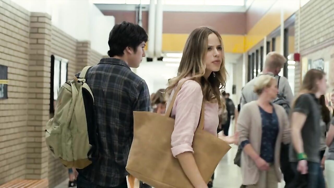 Halston Sage sexy - Paper Towns (2015)