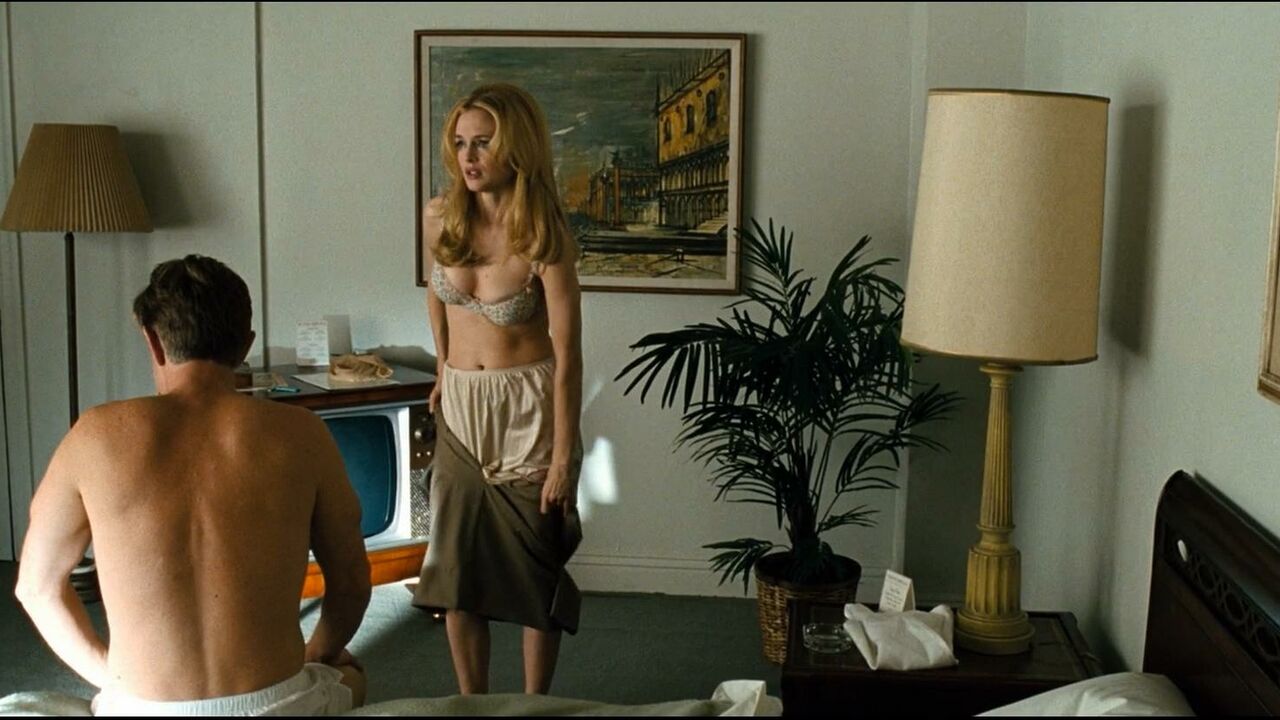 Heather Graham sexy – Bobby (2006)