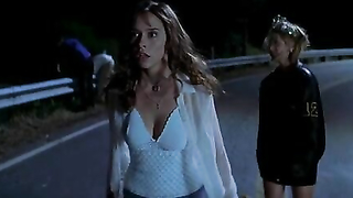 Nude celebs -: Jennifer Love Hewitt sexy, Sarah Michelle Gellar sexy - I Know What You Did Last Summer (1997)