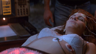 Nude celebs -: Julia Roberts sexy - Flatliners (1990)