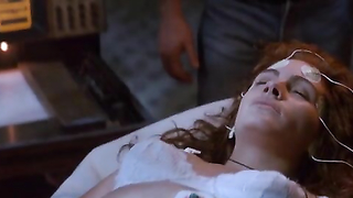 Nude celebs -: Julia Roberts sexy - Flatliners (1990)