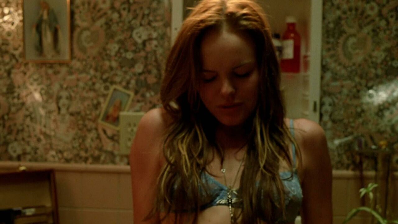 Nude celebs -: Kate Bosworth sexy - Wonderland (2003)