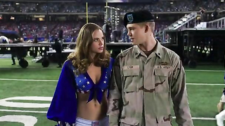 Famosos desnudos » Makenzie Leigh sexy - Billy Lynn's Long Halftime Walk (2016)