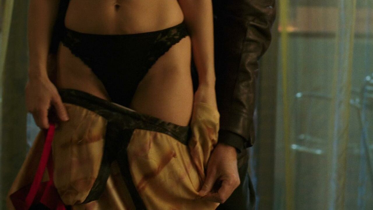 Maria Bello sexy -  sex scene from Butterfly on a Wheel (2007)