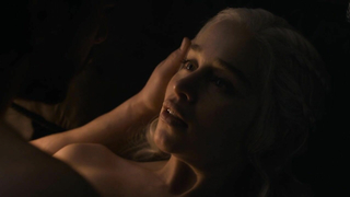 Célébrités nues » Emilia Clarke nue - Game of Thrones s07e07 (2017)