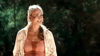 Célébrités nues » Yvonne Strahovski sexy - The Canyon (2009)