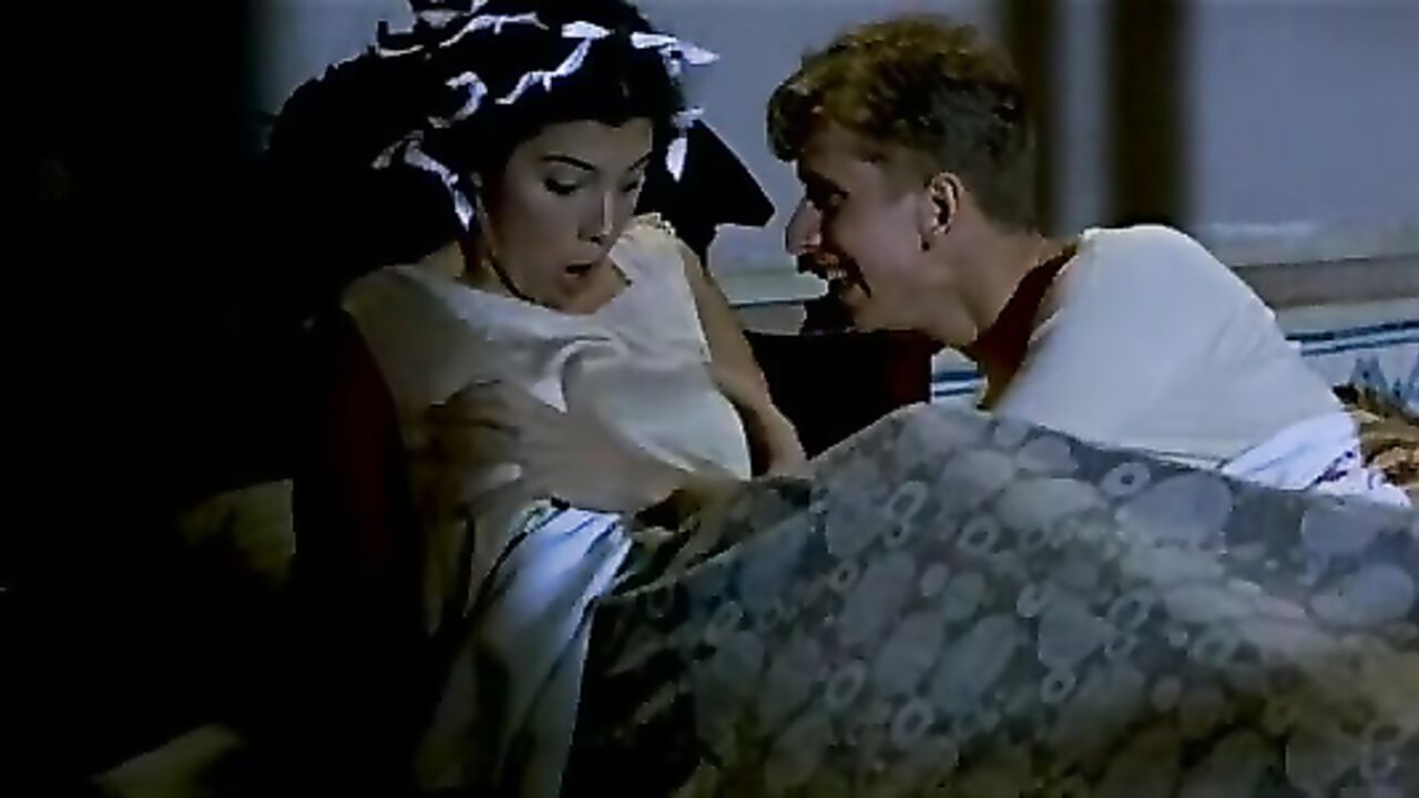 Maribel Verdu sexy, Ariadna Gil nude, Penelope Cruz sexy -  sex scene from Belle epoque (1992)