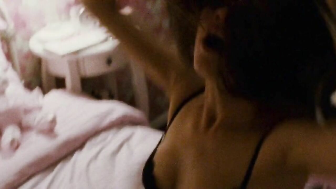 Natalie Portman sexy, Mila Kunis sexy -  sex scene from Black Swan (2010)