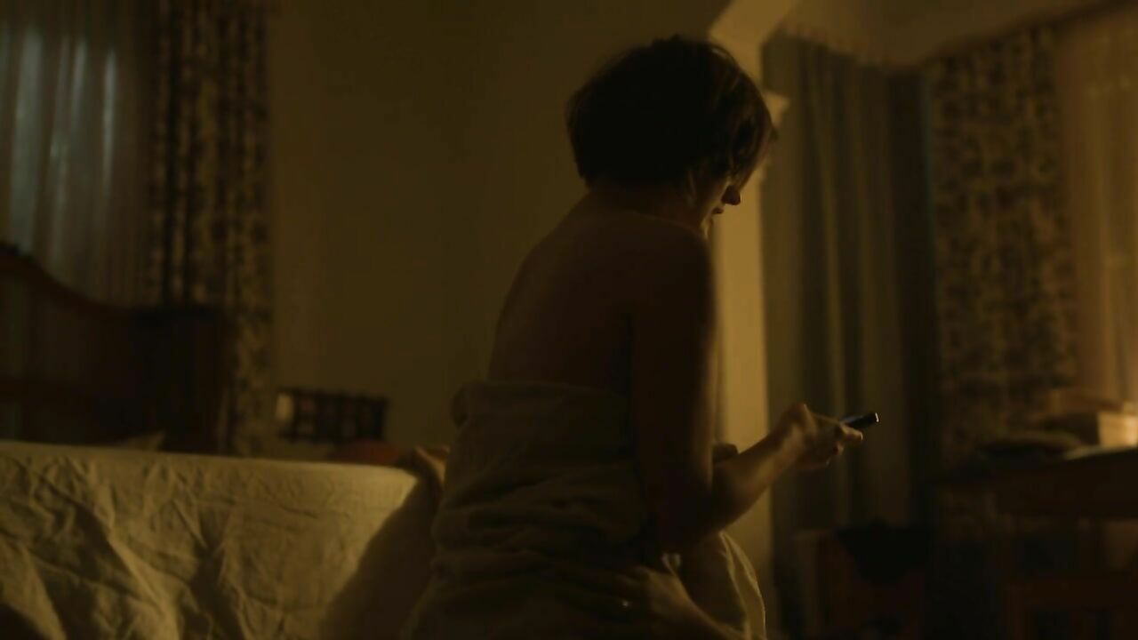 Elisabeth Moss nude -  sex scene from Top of the Lake s02e06 (2017)