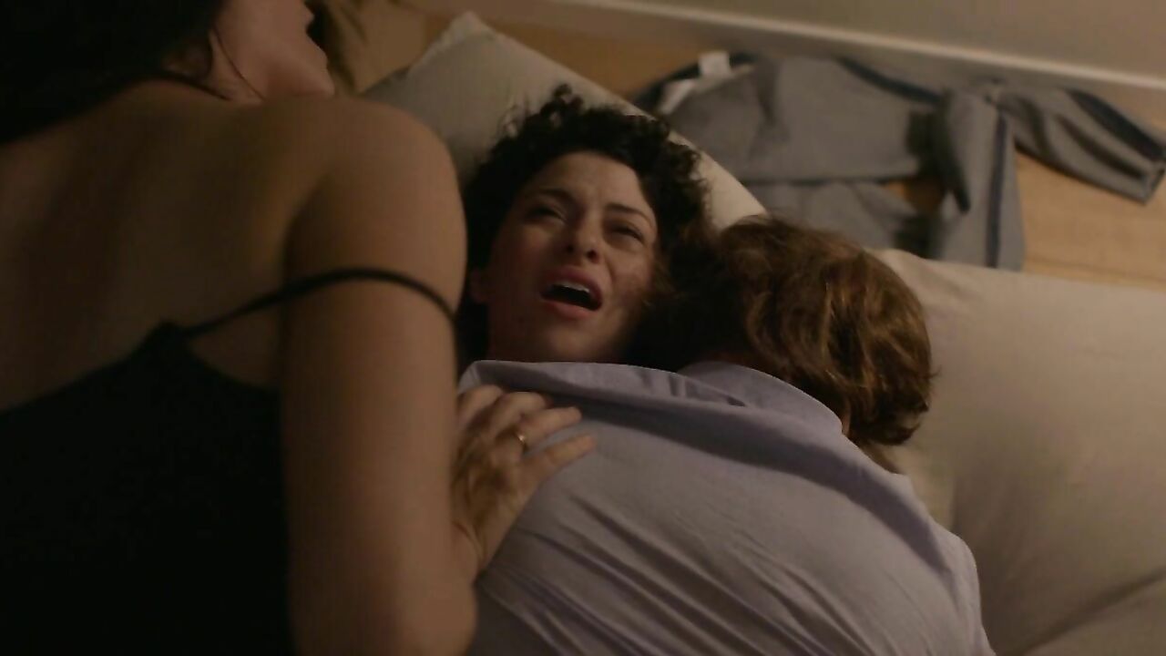 Alia Shawkat nude, Amy Landecker sexy -  sex scene from Transparent s04e10 (2017)