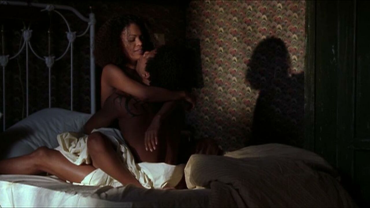 Nackte Promis » Nia Long nackt – In Too Deep (1999)