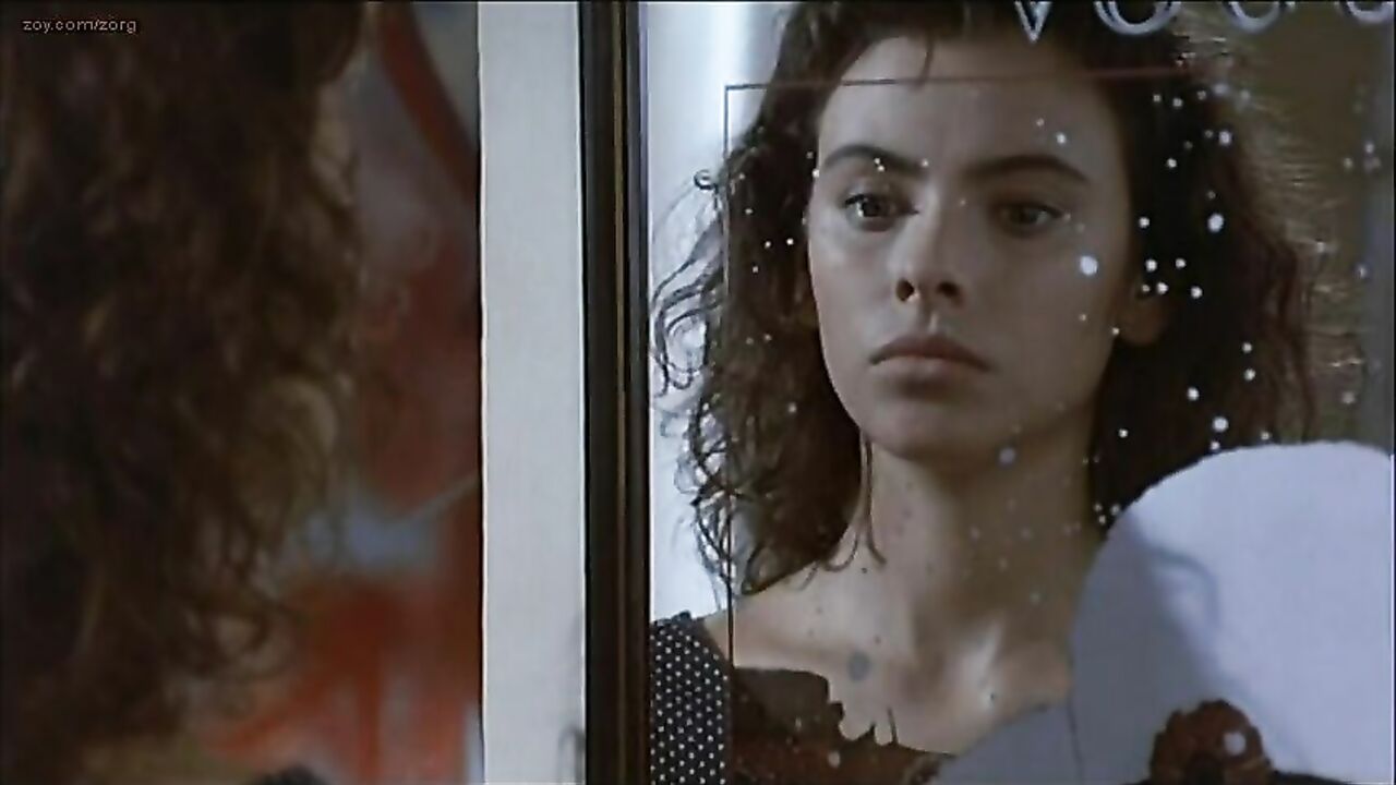 Nackte Promis » Mathilda May nackt – La Passerelle (1988)