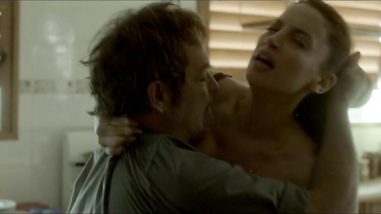 Laura Ramos sexy -  sex scene from Four Seasons in Havana s01e02 (2016)