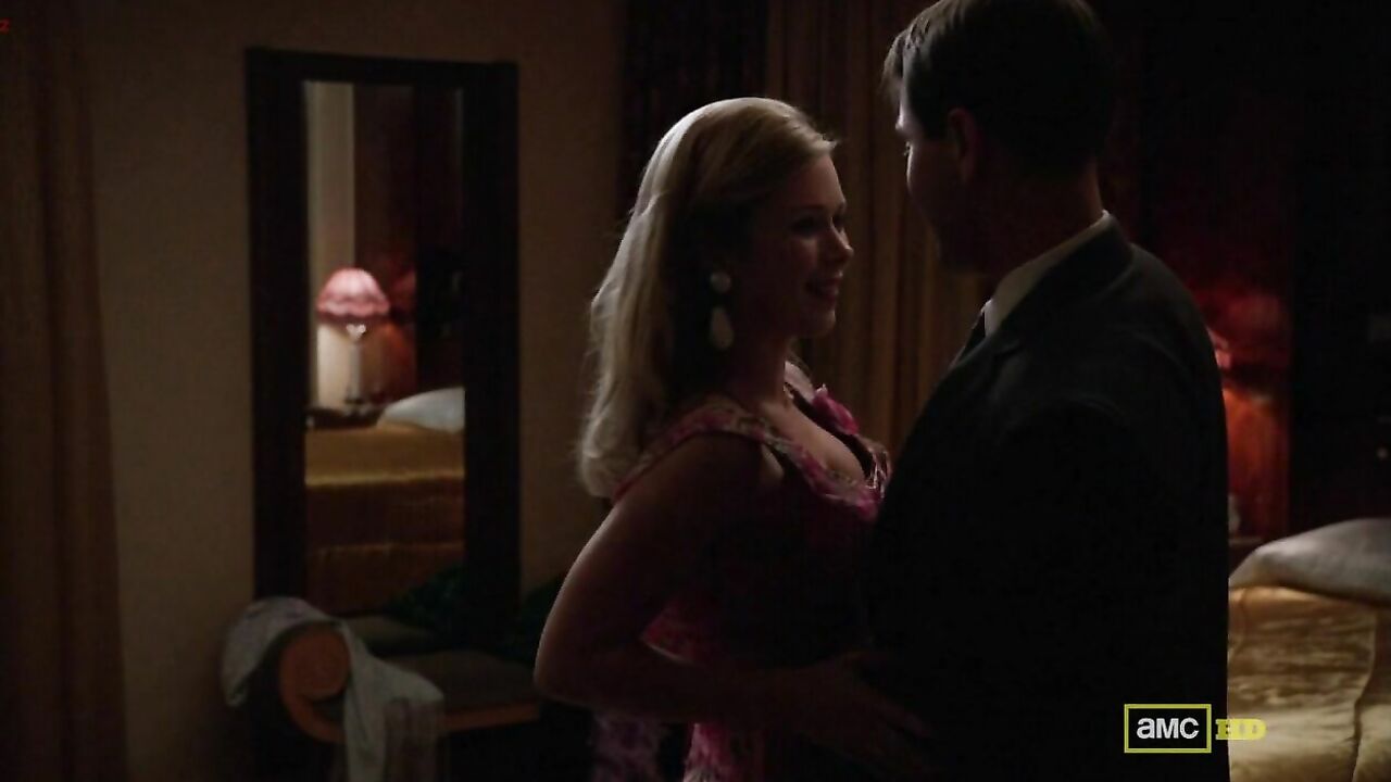 Nackte Promis » Cherilyn Wilson sexy – Mad Men s05e05 (2012)