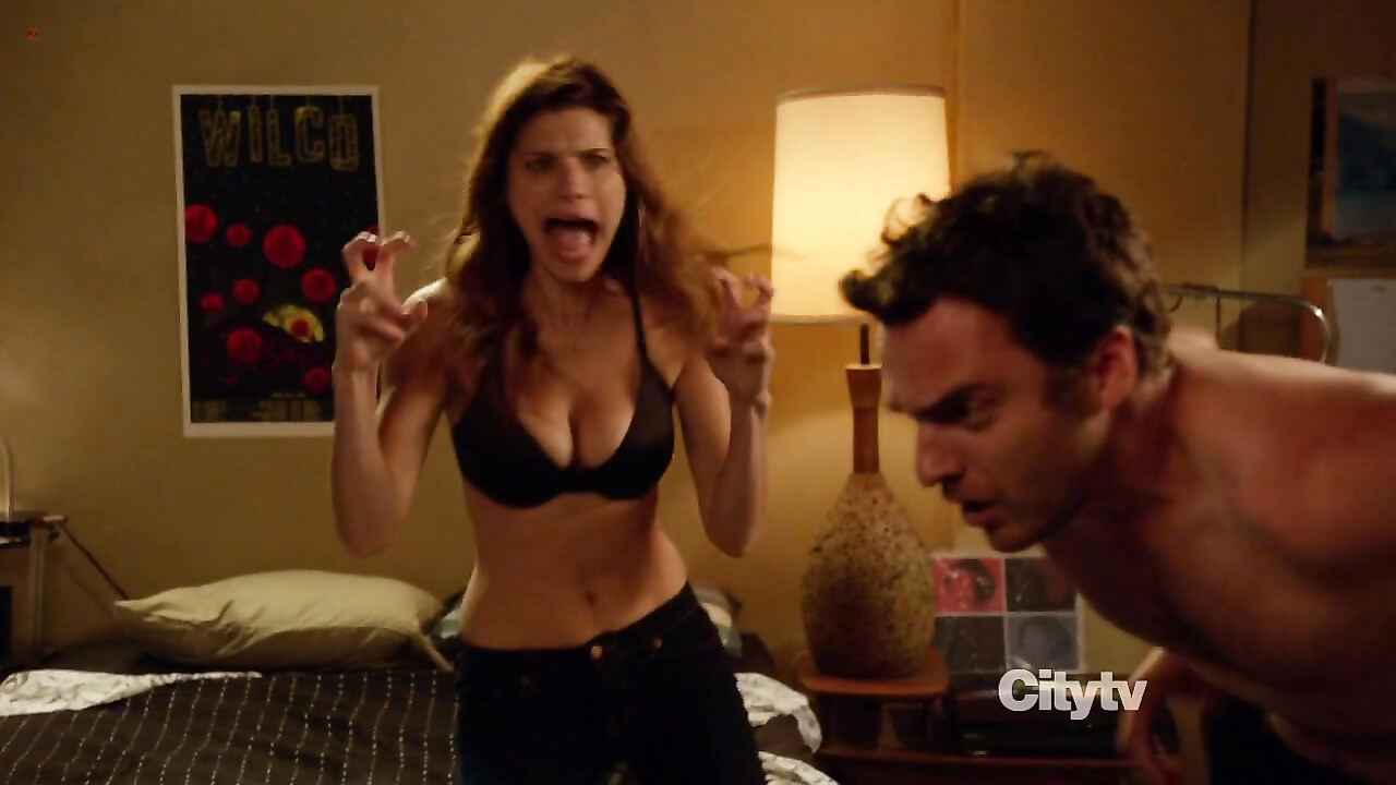 Lake Bell sexy, Zooey Deschanel sexy -  sex scene from New Girl s01e04 (2011)