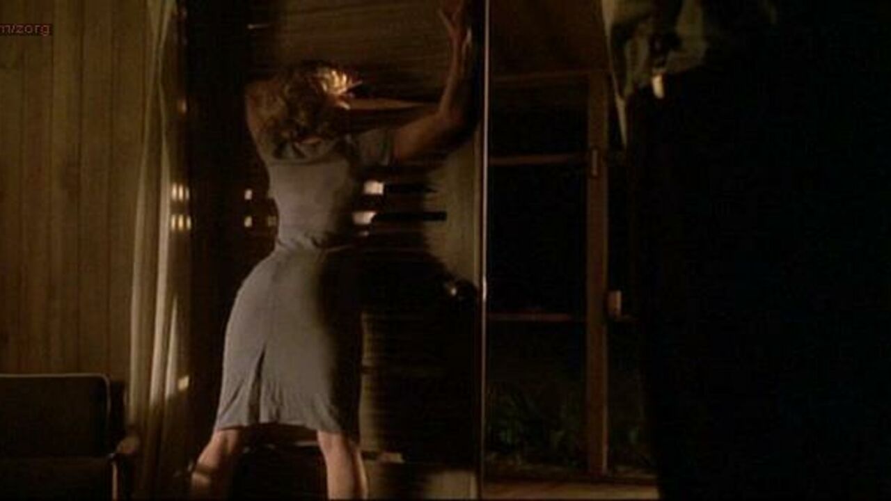 Elisabeth Shue sexy -  sex scene from Palmetto (1998)