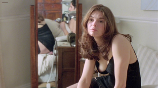 Celebridades nuas » Jeanne Tripplehorn nua - Sliding Doors (1998)