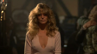 Famosos desnudos » Farrah Fawcett sexy - The Cannonball Run (1981)