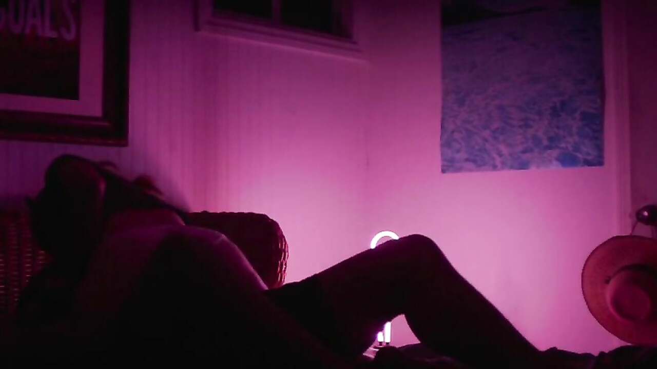 Aubrey Plaza sexy -  sex scene from Ingrid Goes West (2017)