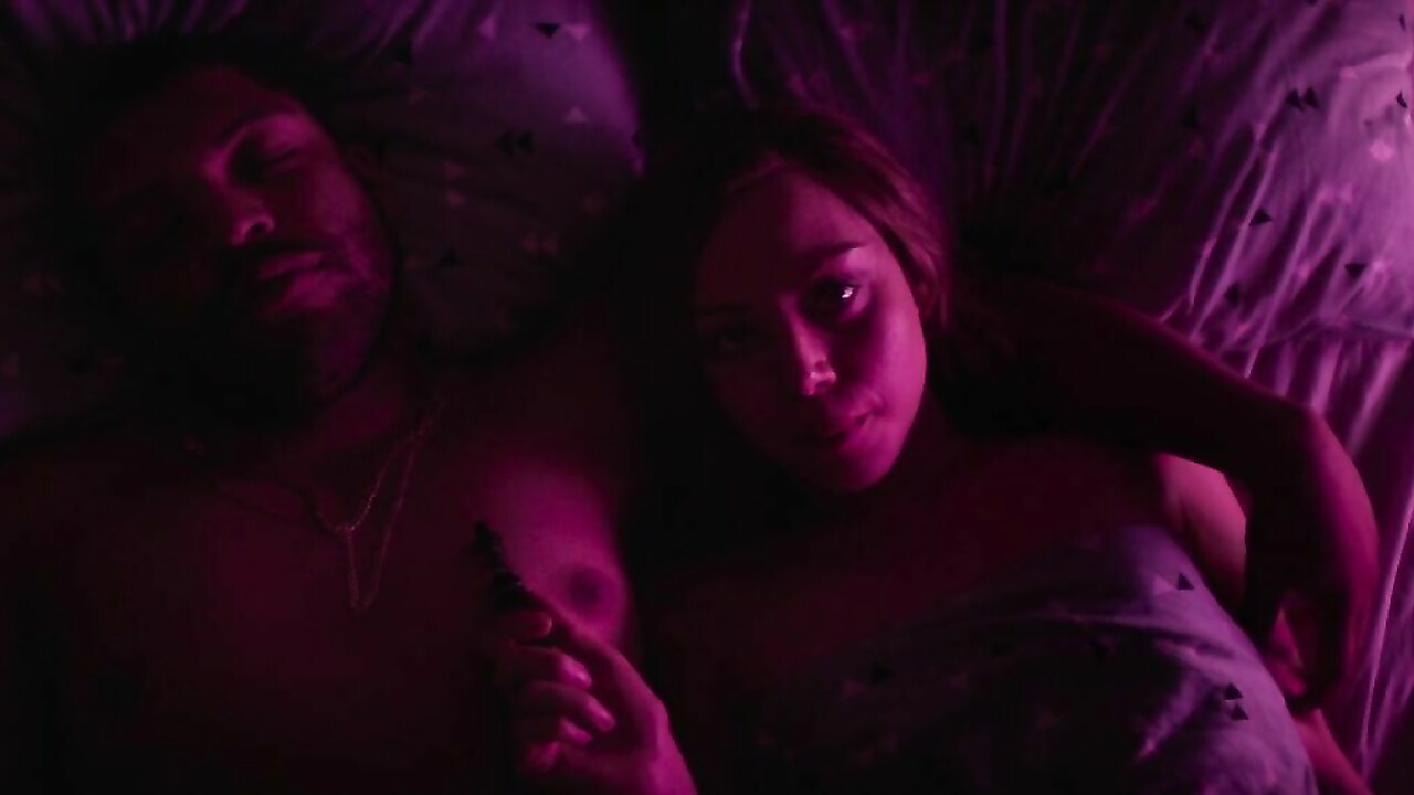 Aubrey Plaza sexy -  sex scene from Ingrid Goes West (2017)