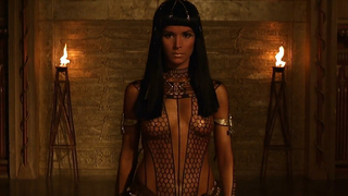 Patricia Velasquez sexy -  sex scene from The Mummy (1999)