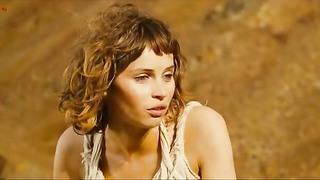 Çıplak ünlüler » Felicity Jones seksi - The Tempest (2010)