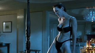 Célébrités nues » Jamie Lee Curtis sexy - True Lies (1994)