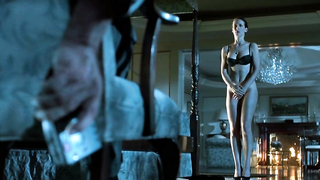 Célébrités nues » Jamie Lee Curtis sexy - True Lies (1994)