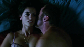 Penelope Cruz nude, Yohana Cobo sexy -  sex scene from Volver (2006)