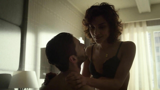 Amber Rose Revah sexy -  sex scene from The Punisher s01e08 (2017)