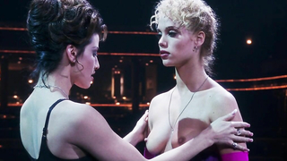 Çıplak ünlüler » Elizabeth Berkley çıplak - Showgirls (1995)