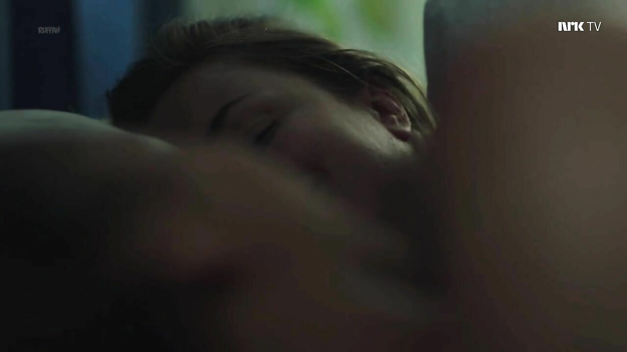 Siri Seljeseth nude, Bianca Kronlof nude, Alexandra Gjerpen nude -  sex scene from Unge Lovende s03e03 (2018)