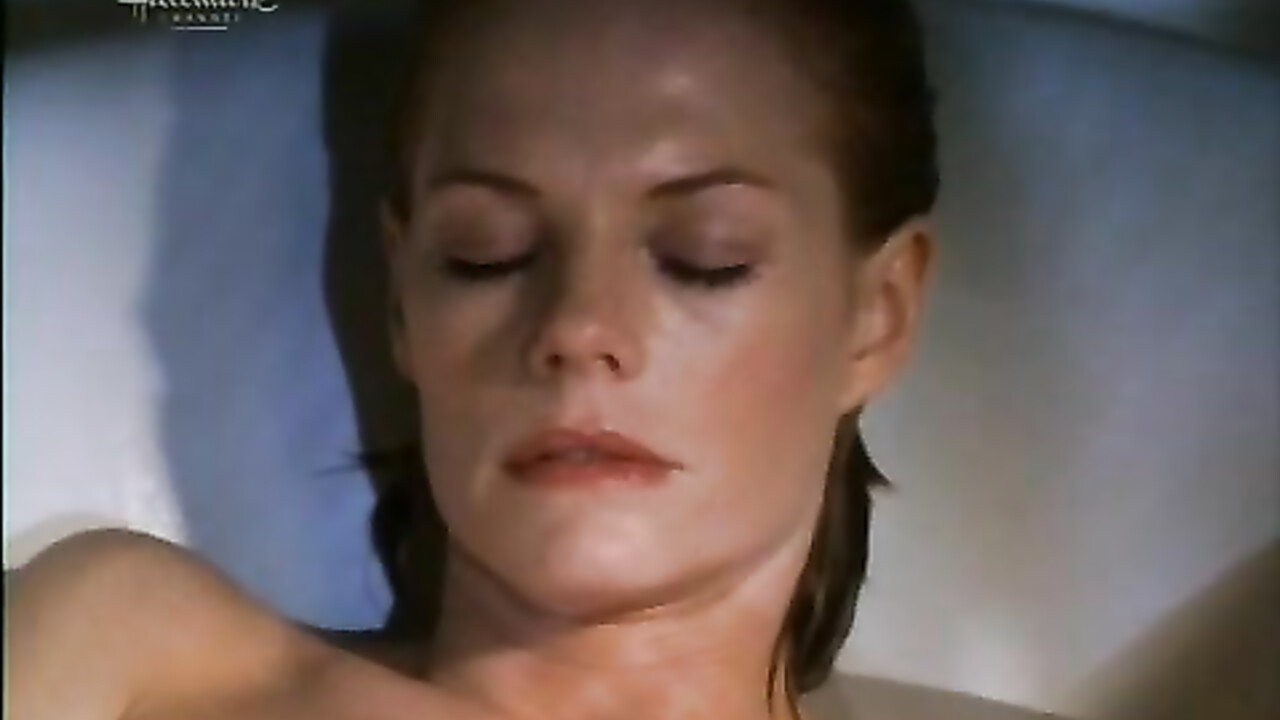 Marg Helgenberger nackt – Sexszene aus Conundrum (1996)