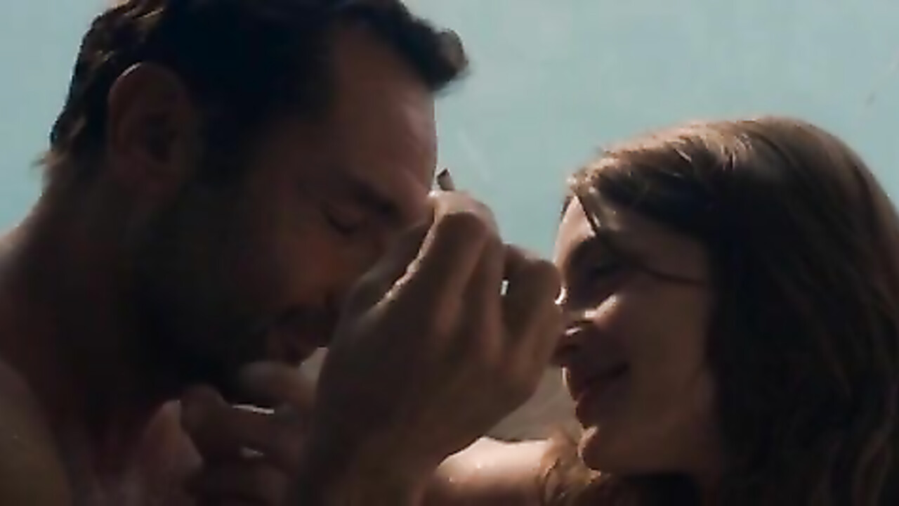 Maria Valverde nackt – Sexszene aus Plonger (2018)