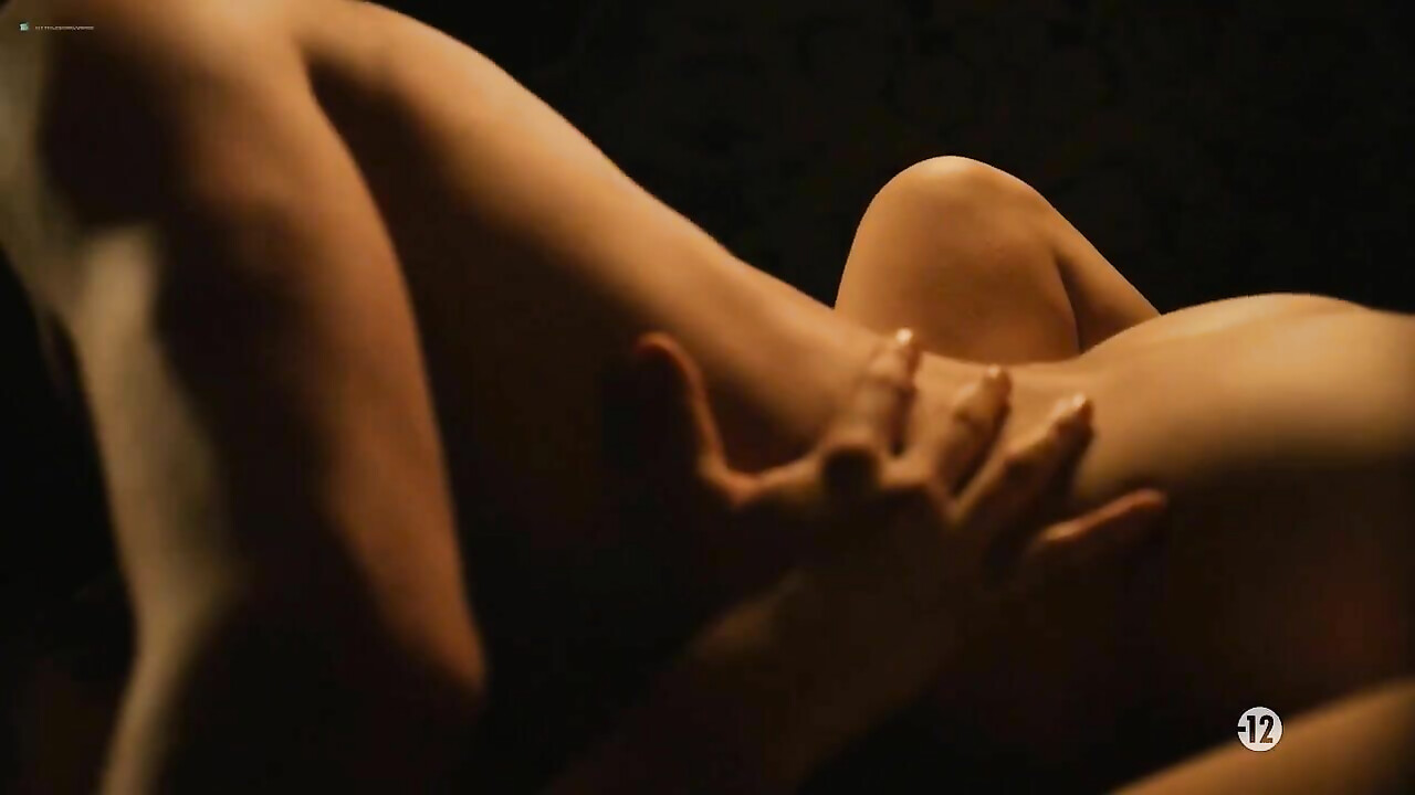 Victoire Dauxerre nude, Maddison Jaizani nude -  sex scene from Versailles (2018)